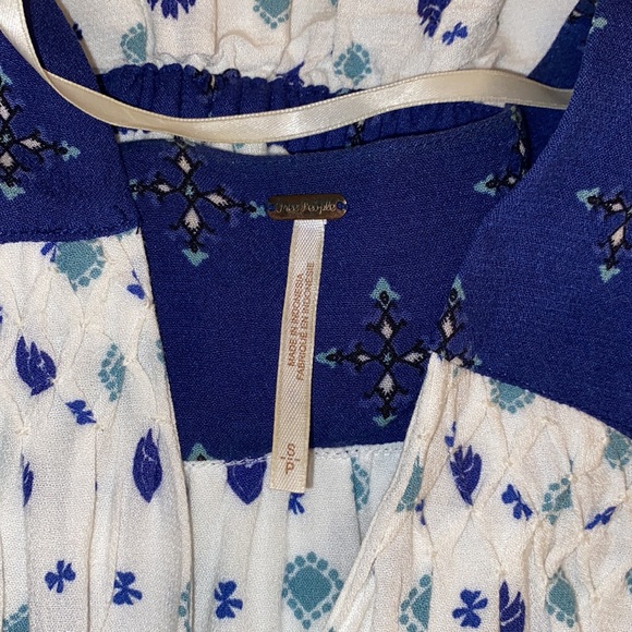 Free People Mixed Media Blue Geo Print Wrap Surplice Plunge Ruffle Blouse Top - Picture 8 of 9